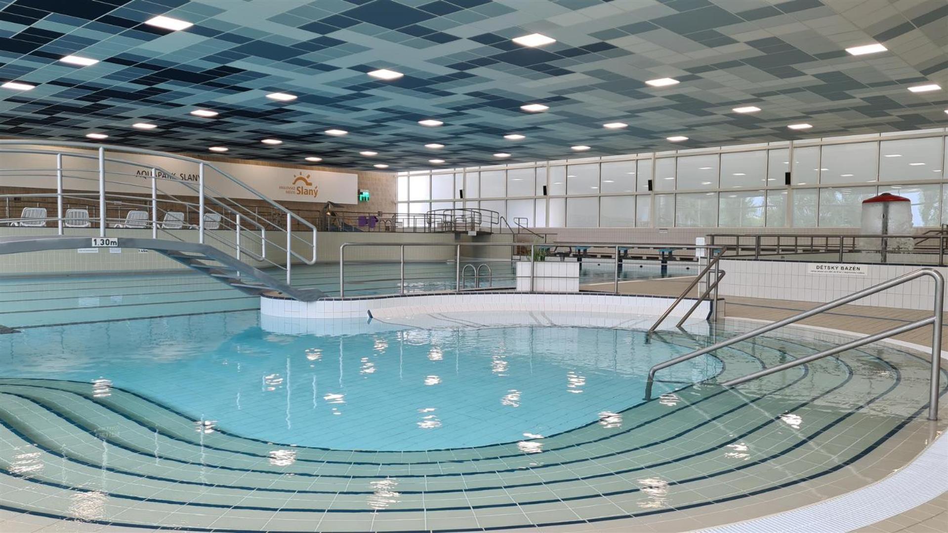 Hotel Zimni Stadion Сланы Экстерьер фото